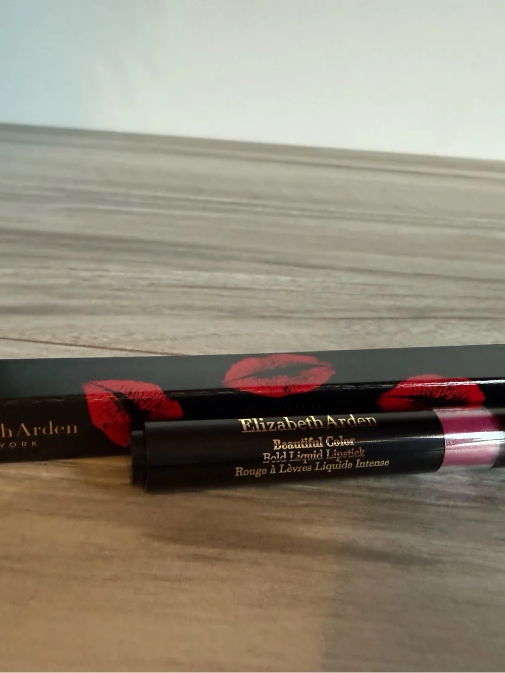 Elizabeth Arden New York Beautiful Color Bold Liquid Lipstick